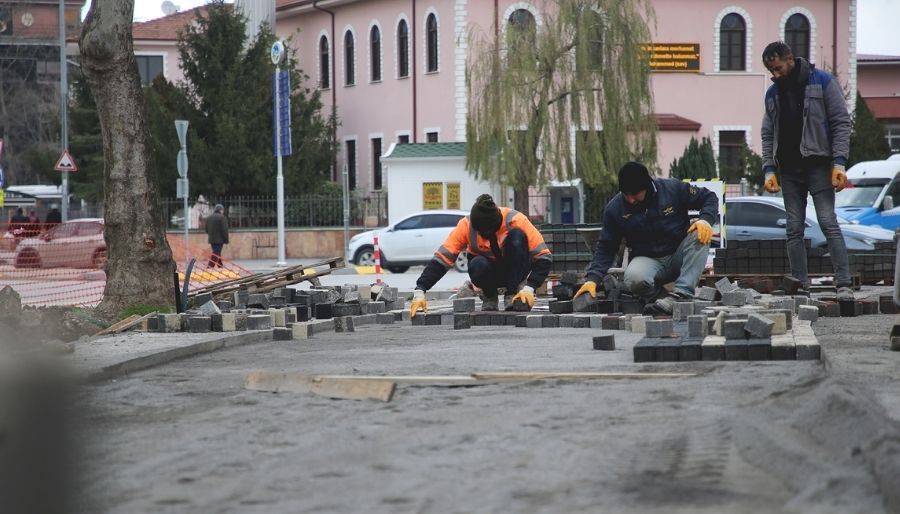 karaagac bulvari Çalışma kaldırım imalatıyla başladı