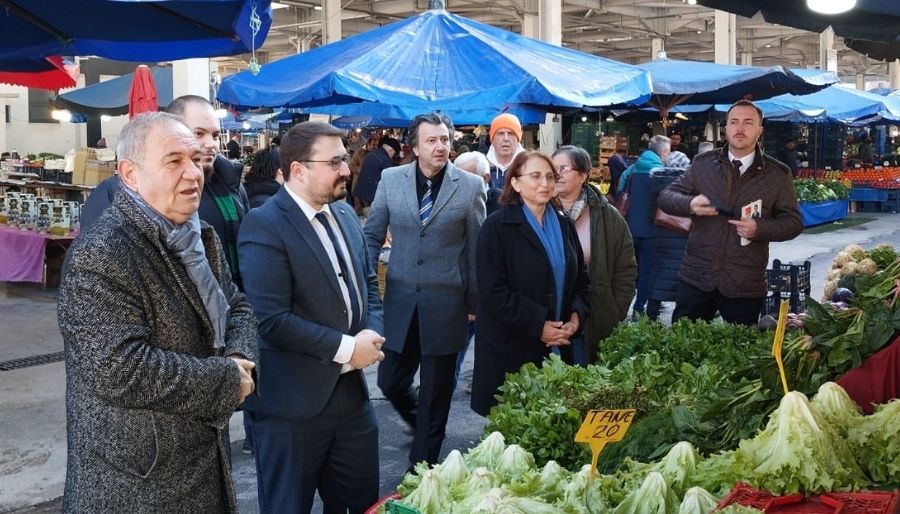 chp sakarya adaylari CHP Sakarya Adayları, Çarşamba Pazarında Halkla Buluştu: Sosyal Belediyecilik Sözü Verildi