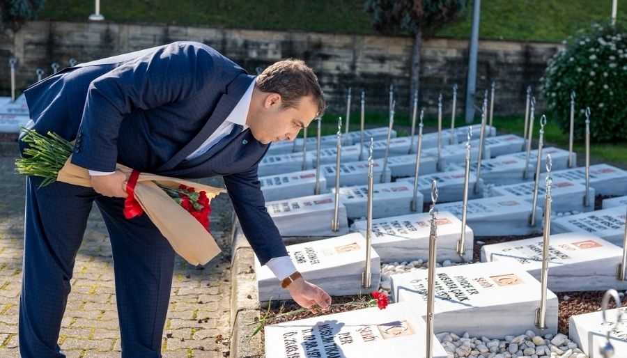 murat durak serdivan deva 1 Murat Durak, Seçim Startını Sakarya Şehitliğinden Verdi