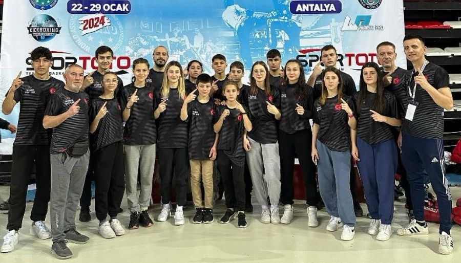 sakarya kick boks Sakaryalı Sporcular Antalya’ya Damgasını Vurdu