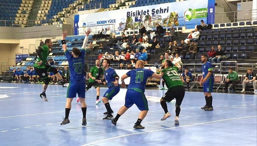 sbb hentbol 29 subat Sakarya Büyükşehir Hentbol evinde rüzgâr gibiydi: 43-31