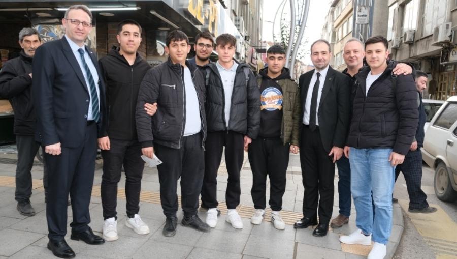 omer ayhan issizlik Ayhan: Torpil yüzünden iş bulamadım söylemi bizim dönemimizde tarih olacak