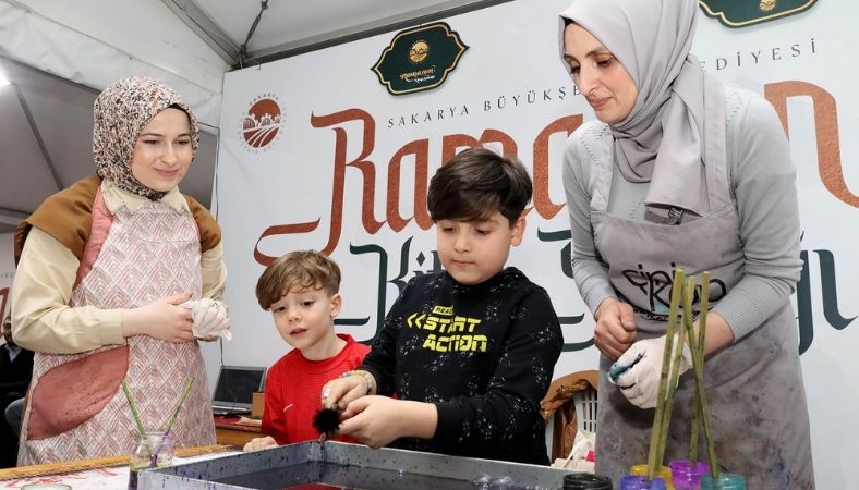 sakarya ramazan mart Sakarya 11 ayın sultanı Ramazan’ın huzurunu bu sokakta hissediyor