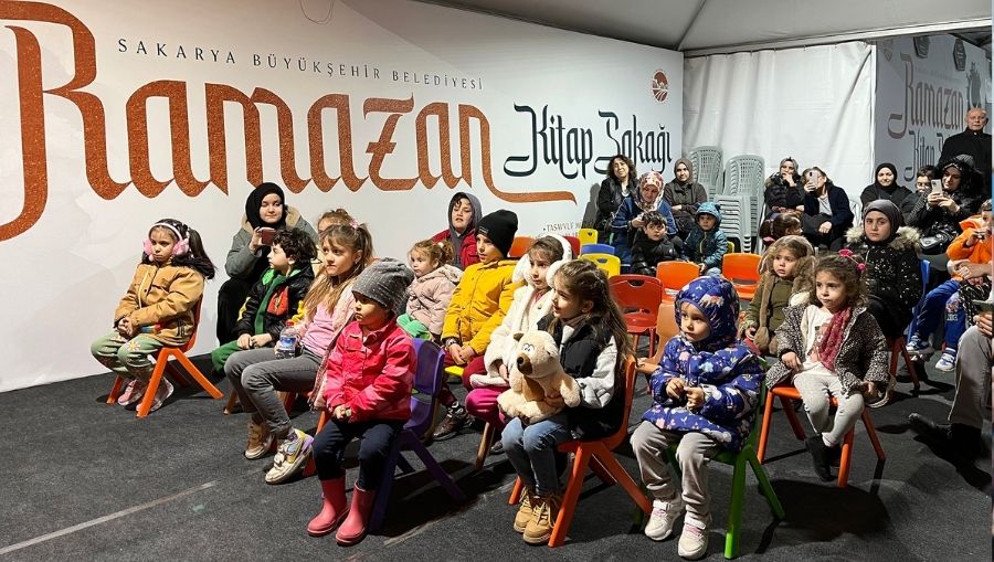 sakarya ramazan sokagi 1 Ramazan Sokağı’nda minikleri kahkahaya boğan gösteri