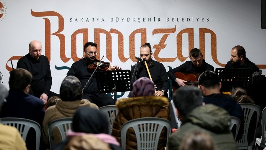 sakarya ramazan sokak gece Ramazan Sokağı’nda kulakların pasını silen tasavvuf gecesi