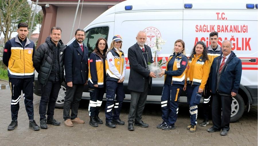 sakarya saglik cicek Öğütlü'den gizli kahramanlara çiçekli kutlama