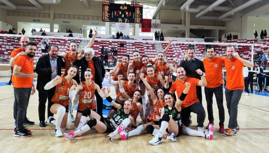 sakarya sultanlar sampiyonluk Sultanlar hedefine bir adım daha yaklaştı