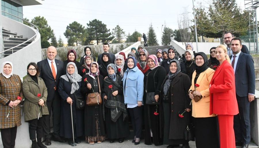 sau sehit aileleri SAÜ, Şehit Ailelerini ağırladı