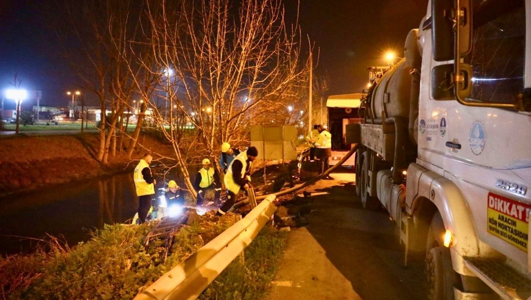 sbb gece mesai Büyükşehir ekipleri gece boyunca altyapı mesaisini sürdürdü