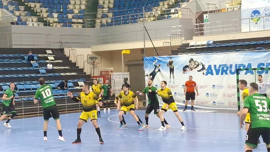 sbb hentbol 23 mart Sakarya Büyükşehir Hentbol evinde kaybetti: 34-37