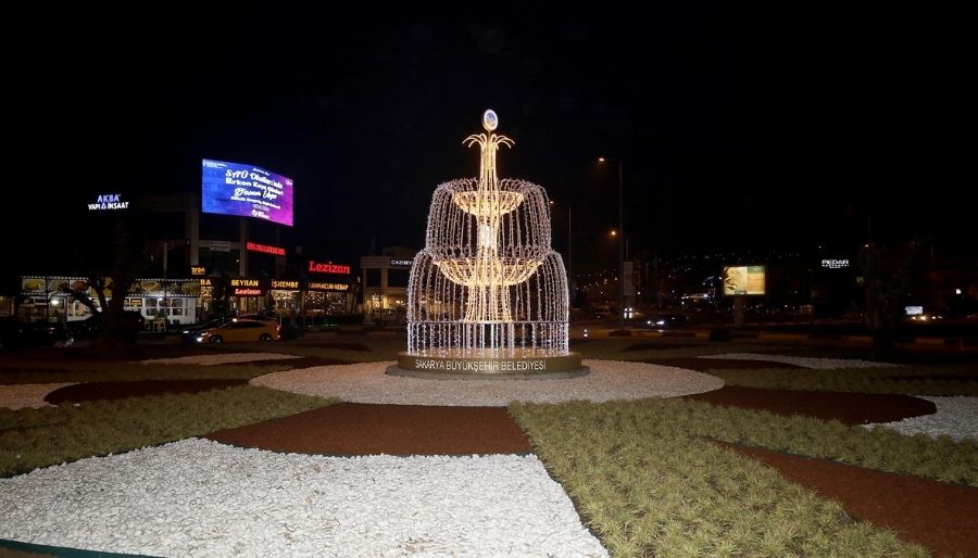 serdivan kavsak Büyükşehir Serdivan’ın kalbindeki o kavşağa ışık kattı