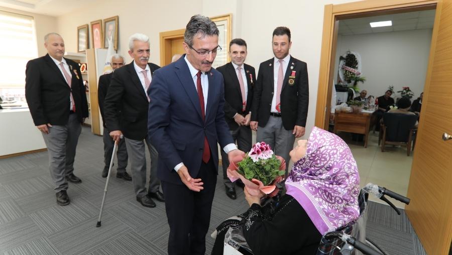 erenler ziyaretler 17 nisan Dinç: Vakit daha çok çalışma vakti