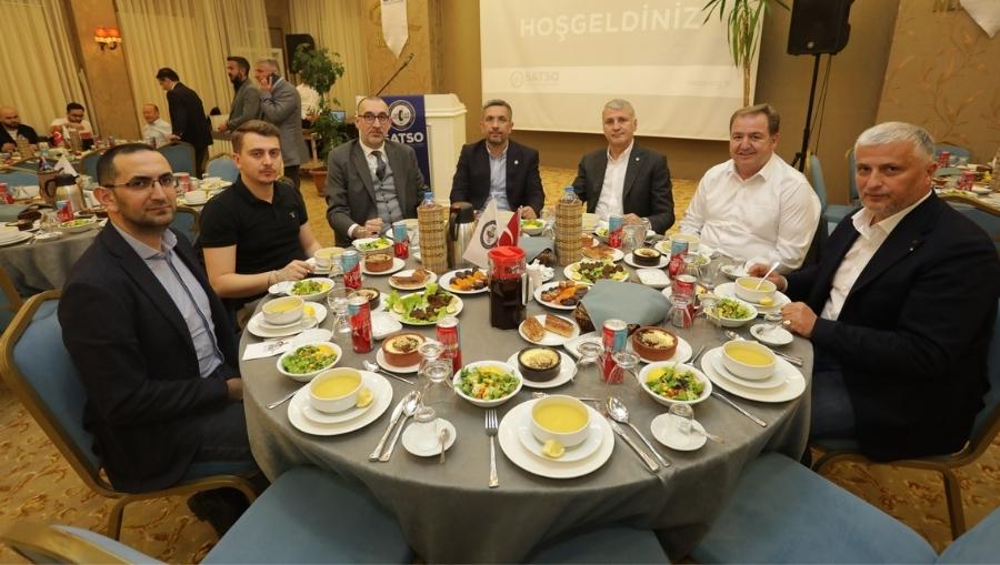 satso 19 meslek iftar SATSO 19. Meslek Grubu İftar Programında Bir Araya Geldi