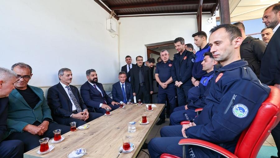 yusuf alemdar nice bayramlara sakarya Başkan Alemdar, çalışma arkadaşlarıyla bayramlaştı