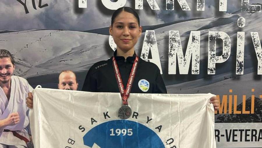 Zumra Rezzan Im Sakarya Büyükşehir’in karatecilerine milli davet