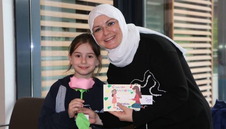 sosyal gelisim merkezi anneler gunu SGM Öğrencileri Anneler Günü’nü Kutladı