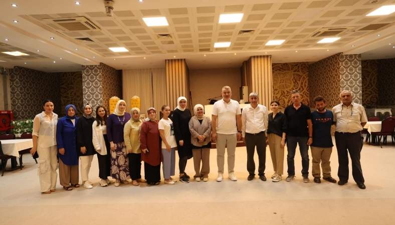 osman celik vatandas hizmet bekliyor Vatandaş Hizmet Bekliyor