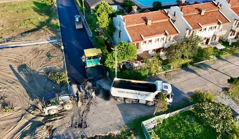 kocaali 2 cadde yenileme Büyükşehir’in Asfalt Mesaisi Kuzeyde Başladı: Kocaali’nin İki Caddesi Yenileniyor