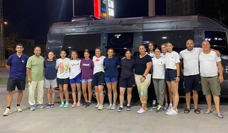 sakarya buyuksehir atletizm Büyükşehir’in Yıldızları İzmir’deki Müsabakaya Damga Vurdu