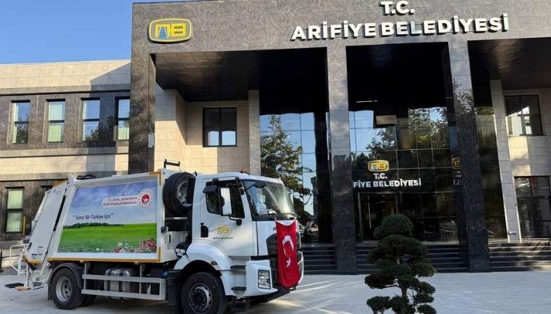 arifiye belediyesi hibe cop kamyonu Arifiye Belediyesine Yeni Hibe Çöp Kamyonu