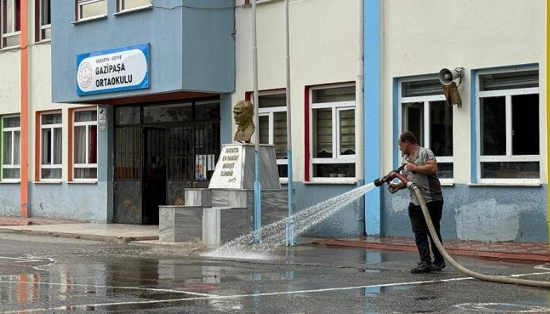 geyve okul temziligi Geyve Belediyesi’nden Okullarda Temizlik Seferberliği