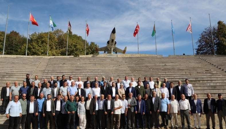 irfan puskullu muhtar Başkan İrfan Püsküllü Bayraktepe’de Muhtarlarla Buluştu