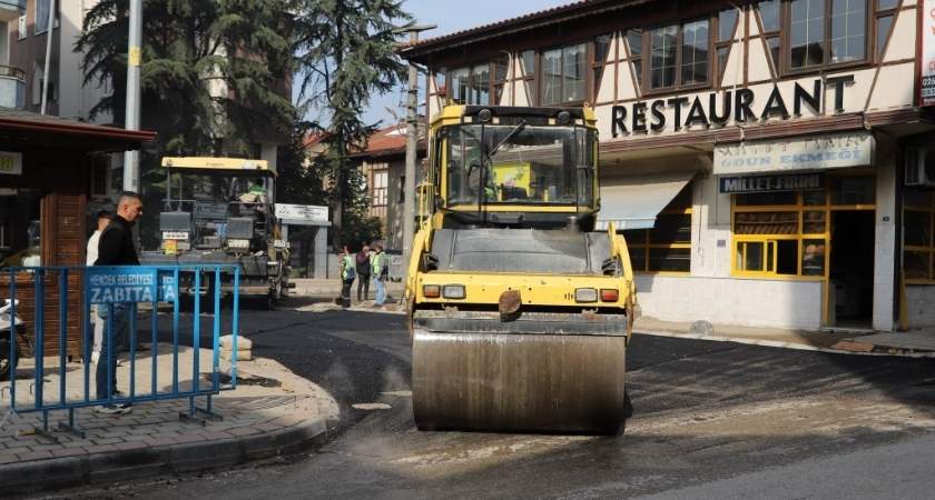 hendek asfalt calismasi Hendek’te 4 Ayrı Mahalle Sıcak Asfaltla Buluştu