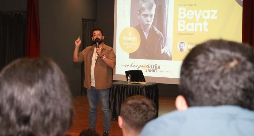 sakarya kasim ayi kultur sanat beyaz bant Kasım Kültür Sanat Etkinlikleri Film Gösterimi Ve Söyleşi İle Başladı