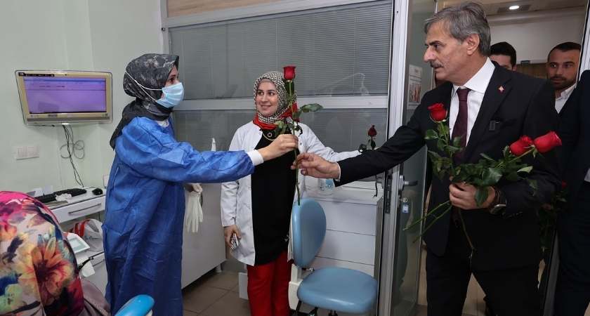 yusuf alemdar dis hekimligi gunu Yusuf Alemdar’dan Hekimlere Anlamlı Ziyaret