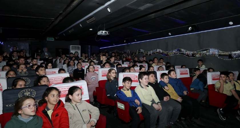 gezen sinema tiri sakarya akyazi Beyaz Perde Bu Kez Paris İlkokulu’na Taşındı