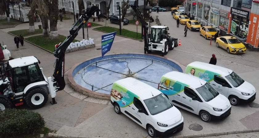 hendek 5 araba Hendek Belediyesi 5 Yeni Araç Satın Aldı