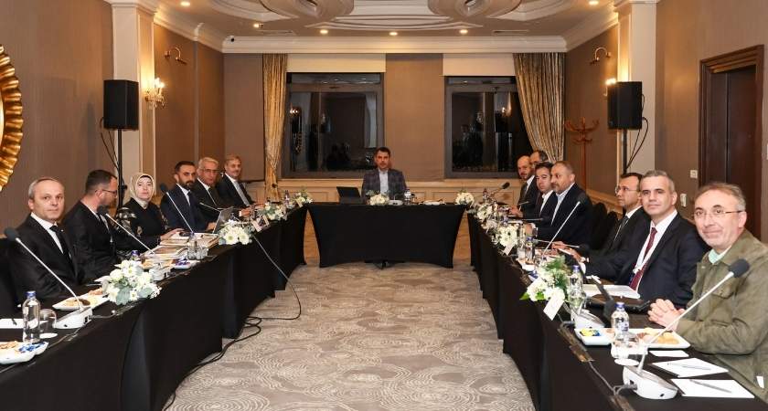 sakarya bakan kurum ziyaret Alemdar, Bakan Kurum’la Görüşmenin Ardından Müjdeleri Paylaştı