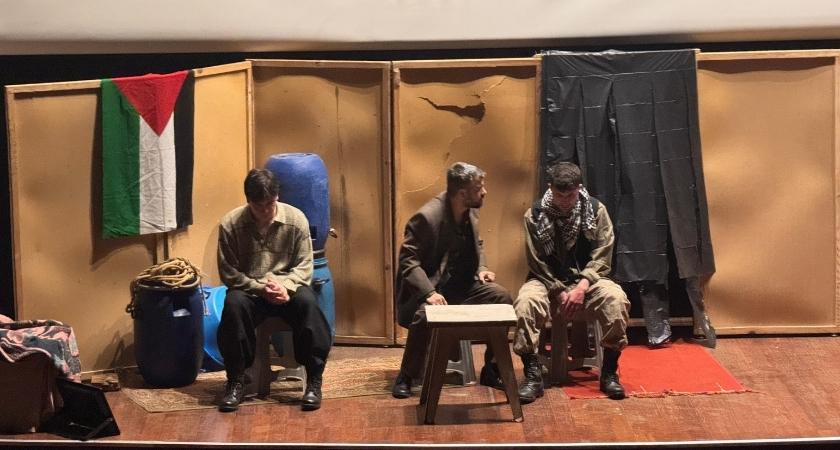 serdivan filistinin cigligi tiyatro İşgalin Çocukları Serdivan’da Sahnelendi: Filistin’in Çığlığı Tiyatroya Taşındı