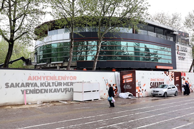 akm sakarya AKM yine şehrin buluşma noktası olacak