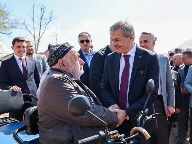 karasu rekrasyon projesi 5 Yeni Mahalle Sahil Düzenleme ve Rekreasyon projesinin temeli atıldı