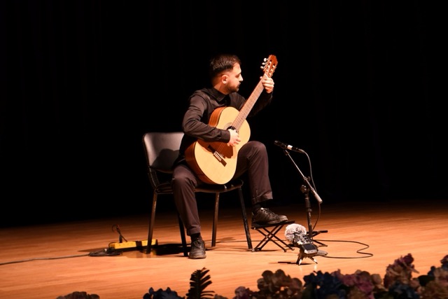 sau klasik gitar konseri Sakarya Üniversitesinde Klasik Gitar Konseri