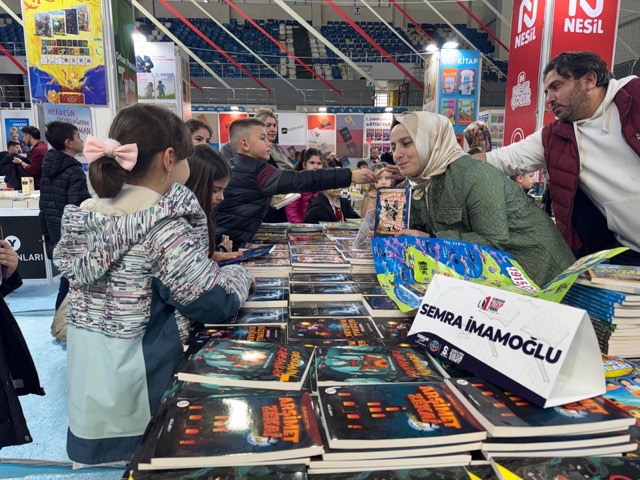 serdivan kitap fuari Serdivan Kitap Fuarı’na Okullardan ve Öğrencilerden Yoğun İlgi