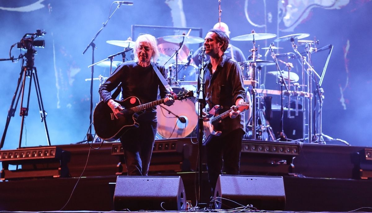 mor ve otesi konser Mor ve Ötesi İstanbul’da Gençler İçin Sahnedeydi