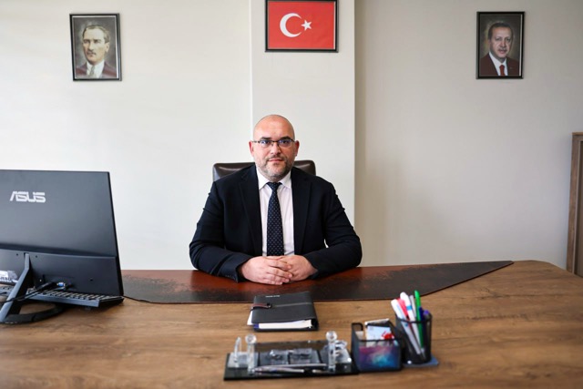 futbol basketbol voleybol sahasi yenileme calismasi 12 Futbol, basketbol ve voleybol sahalarında çalışmalar başladı: İlk proje Adapazarı Kurtbeyler’e