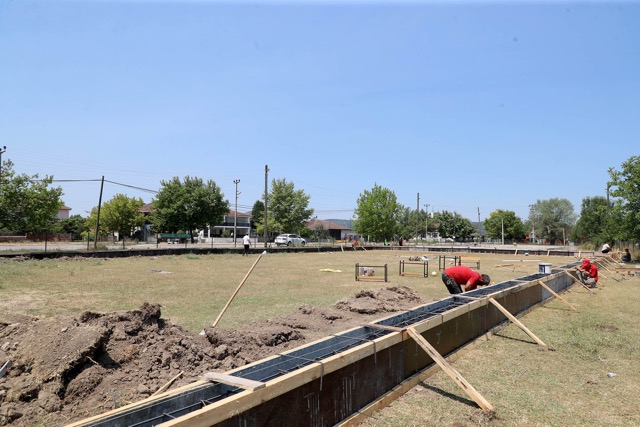 futbol basketbol voleybol sahasi yenileme calismasi 4 Futbol, basketbol ve voleybol sahalarında çalışmalar başladı: İlk proje Adapazarı Kurtbeyler’e