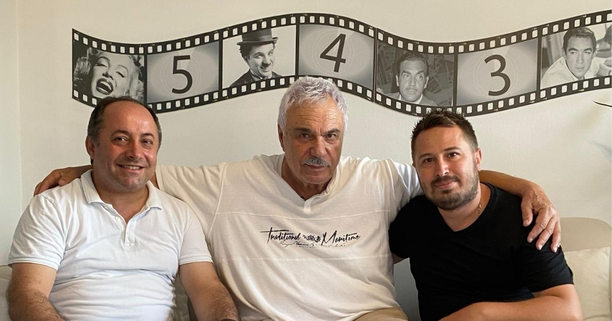 halil ergun Usta Oyuncu Halil Ergün, Genç Yeteneklerle Etiler’de Buluştu!