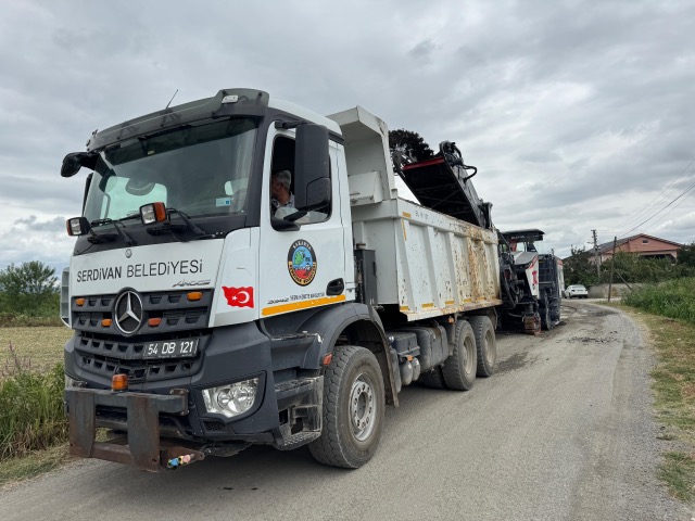 serdivan belediyesi asfalt oncesi hazirlik 2 1 Yazlık’ta Asfalt Öncesi Hazırlık Başladı
