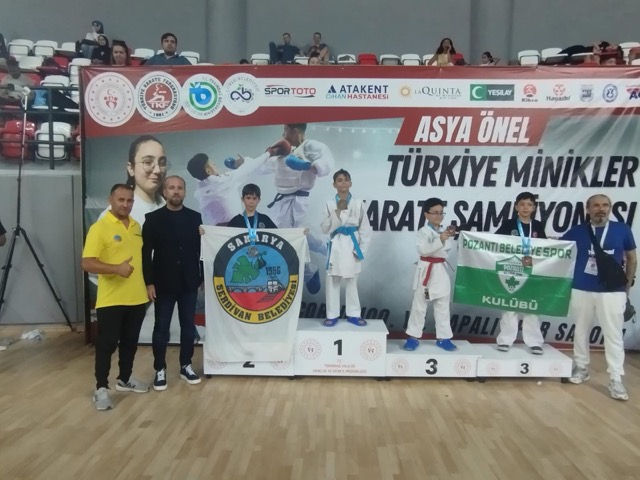 serdivan belediyesi karate sampiyona basari 1 Serdivanlı Karatecilerden Türkiye Şampiyonasında Büyük Başarı