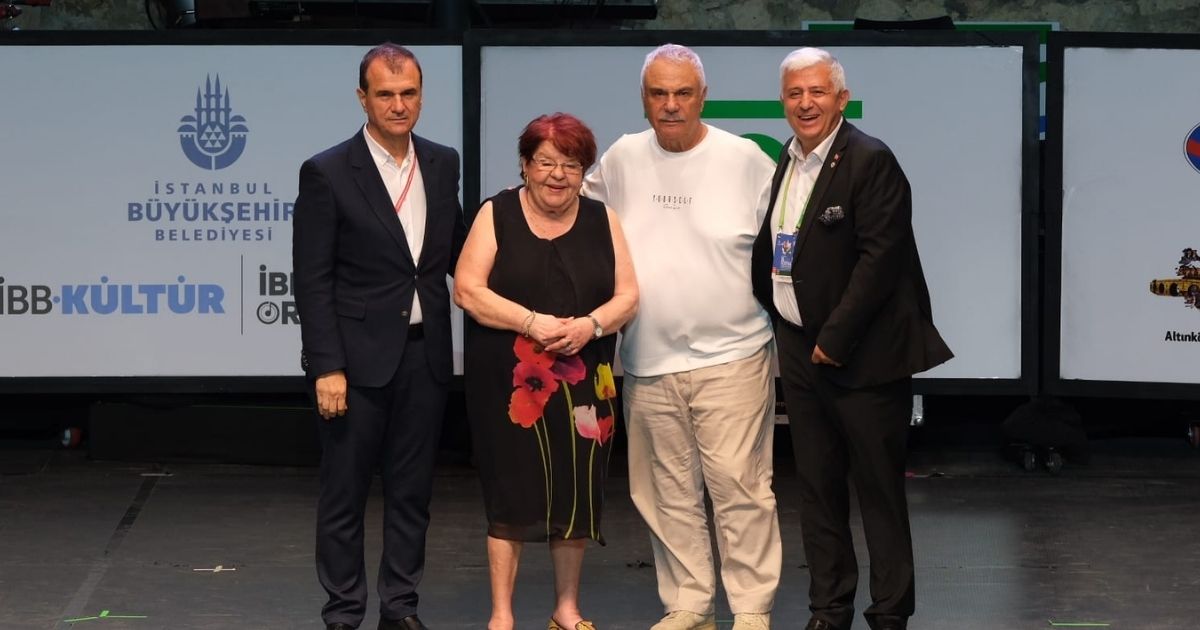 halil ergun defne yalniz Defne Yalnız ve Halil Ergün’e Büyükçekmece Festivali'nden Yaşam Boyu Başarı Ödülü