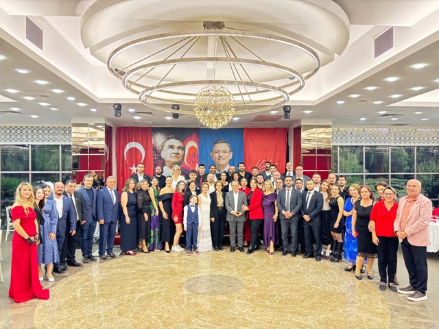 serdivan chp cumhuriyet balosu 3 CHP Serdivan’dan Cumhuriyet coşkusu