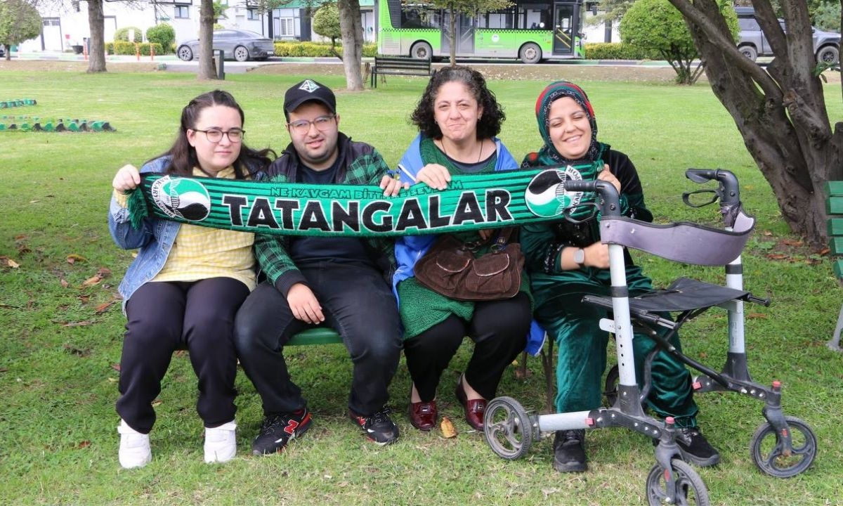 tatanga sakarya Engelsiz Hobi Atölyesi Öğrencileri, Sakaryaspor ile Buluştu