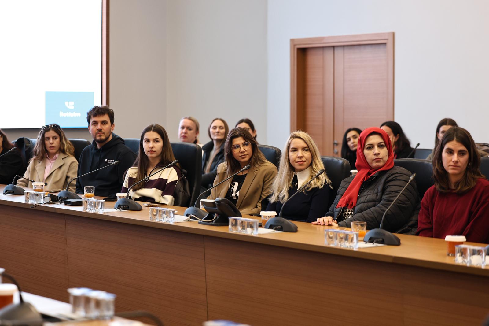 Başkan Alemdar 17 ülkeden gençe Sakarya’yı anlattı