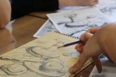 Sanat ve tasarım atölyeleri, çizim ve resim atölyeleri, yaratıcı etkinlikler.