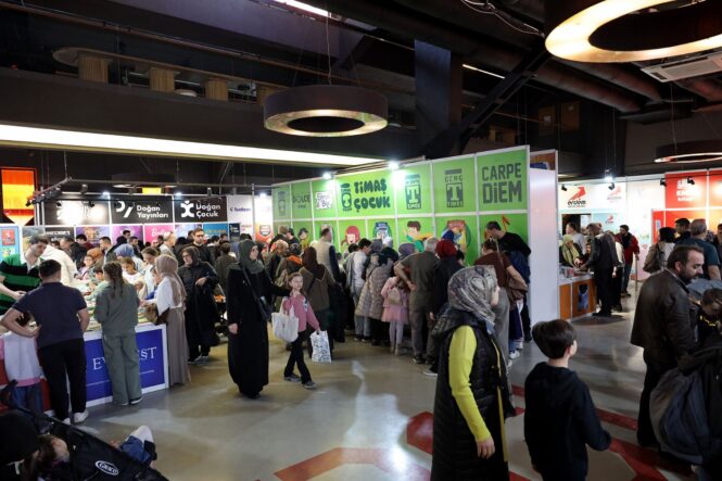 Basın Merkezi, fuar alanında medya ve basın temsilcilerinin bilgi alıp haber yapabileceği önemli bir.