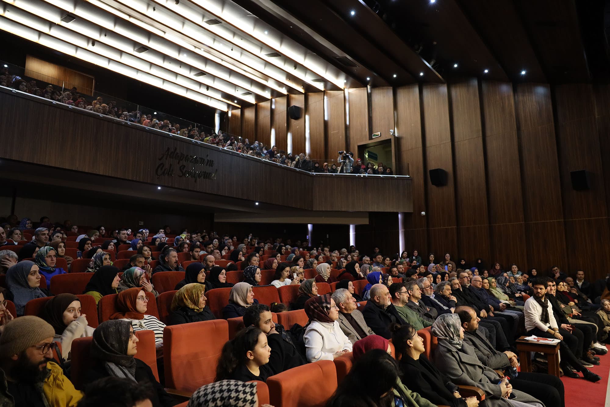 Hayati İnanç, Sakarya’da Ramazan’ın Manevi Değerini Şiirlerle Anlattı
